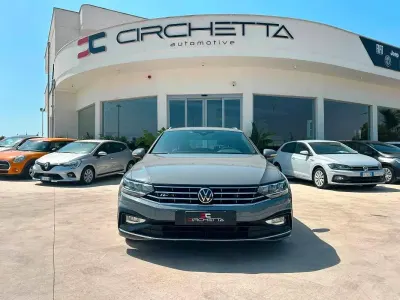Usata VW Passat Business 150 CV (110 kW) 2023 Grigio Station wagon