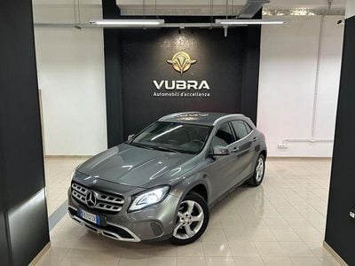 Usata Mercedes GLA180 109 CV (80 kW) 2017 Grigio SUV