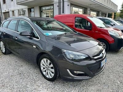 Usata Opel Astra Cosmo 110 CV (80 kW) 2012 Grigio Station wagon
