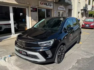 Usata Opel Crossland Elegance 110 CV (80 kW) 2023 Nero SUV