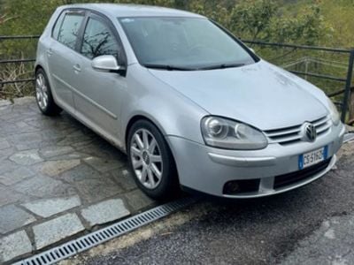 Grigio Usata 2005 VW Golf V Berlina | 2500 €