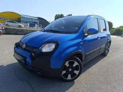 Usata Fiat Panda Cross Cross 69 CV (50 kW) 2025 Blu Utilitaria