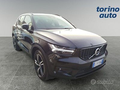 Usata Volvo XC40 Momentum 163 CV (119 kW) 2021 Nero SUV