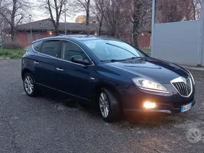 Usata Lancia Delta 120 CV (88 kW) 2009 Blu Utilitaria