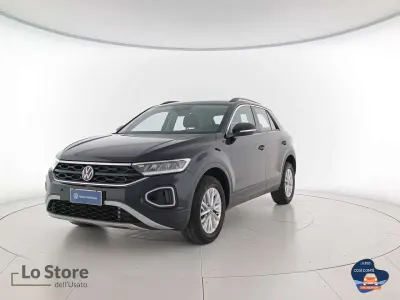 Usata VW T-Roc Life 150 CV (110 kW) 2024 Deep black perlato SUV