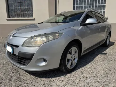 Usata Renault Mégane GrandTour Dynamique 110 CV (80 kW) 2010 Grigio Station wagon