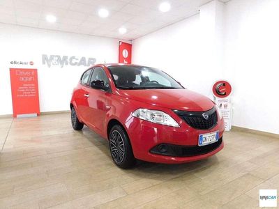 Usata Lancia Ypsilon Silver 69 CV (50 kW) 2023 Rosso Utilitaria