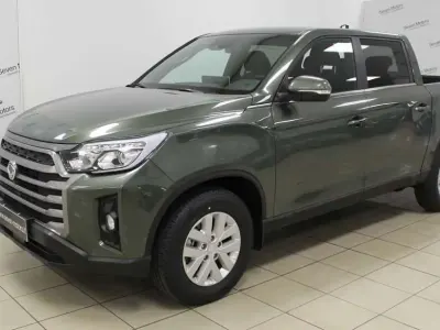 Nuova SsangYong Rexton 201 CV (147 kW) 2025 Verde SUV