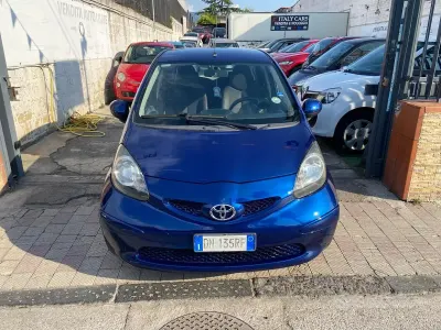 Usata Toyota Aygo Sol 68 CV (50 kW) 2008 Blu Utilitaria