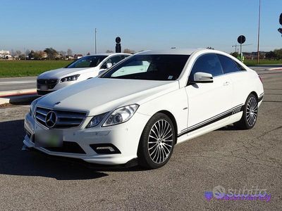 Bianco Usata 2010 Mercedes E220 Avantgarde Coupé | 9900 € (Buon prezzo)
