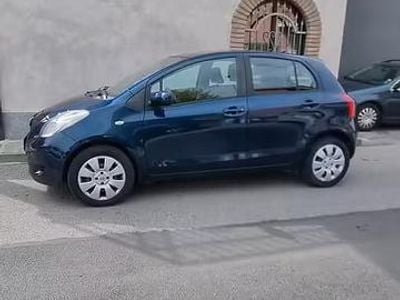 Usata Toyota Yaris 69 CV (50 kW) 2007 Blu Utilitaria