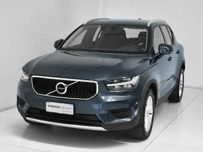 Usata Volvo XC40 Momentum 129 CV (94 kW) 2021 Blu SUV