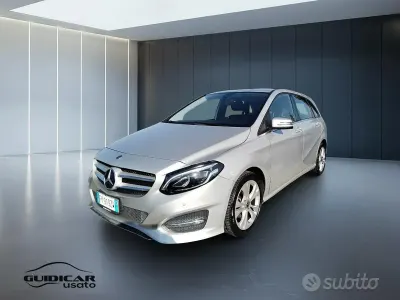 Usata Mercedes B200 136 CV (100 kW) 2019 Argento Utilitaria