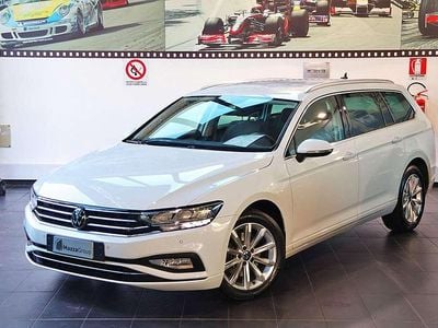 Usata VW Passat Business 150 CV (110 kW) 2022 Bianco Station wagon