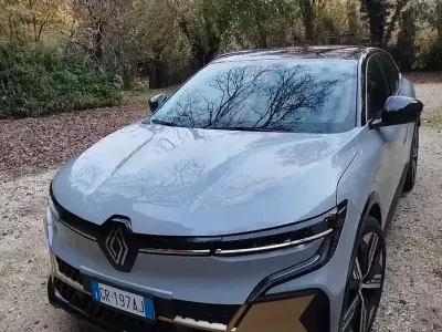 Usata Renault Megane E-Tech Iconic 2004 Grigio Monovolume