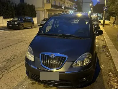 Usata Lancia Musa 95 CV (69 kW) 2012 Grigio Monovolume