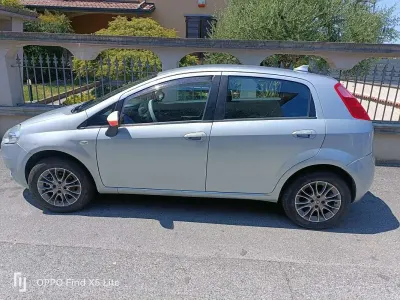 Usata Fiat Grande Punto Dynamic 77 CV (56 kW) 2009 Grigio Utilitaria