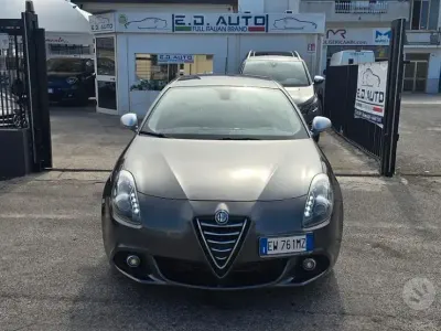 Usata Alfa Romeo Giulietta Exclusive 105 CV (77 kW) 2014 Grigio Utilitaria