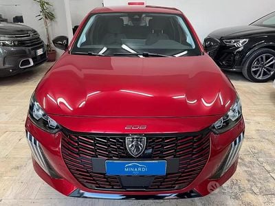 Usata Peugeot 208 Allure 100 CV (73 kW) 2024 Rosso Utilitaria