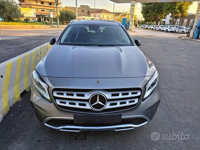 Usata Mercedes GLA200 136 CV (100 kW) 2019 Grigio SUV