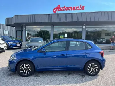 Usata VW Polo Life 95 CV (69 kW) 2023 Blu/azzurro Utilitaria
