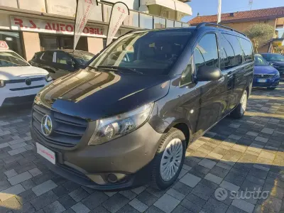 Usata Mercedes Vito 136 CV (100 kW) 2022 Nero Furgone