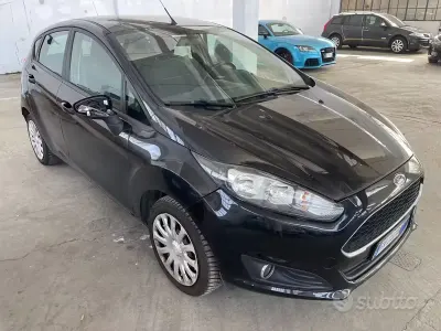 Usata Ford Fiesta Titanium 60 CV (44 kW) 2017 Bluazzurro Utilitaria