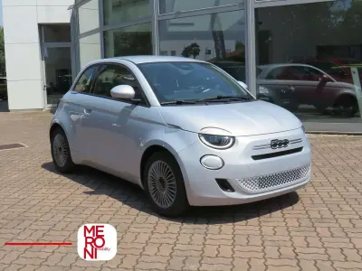 Nuova Fiat 500 65 CV (47 kW) 2026 Blu/azzurro Berlina