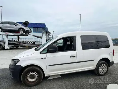 Begagnad VW Caddy 122 HK (89 kW) 2016 Vit Minibuss
