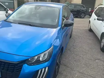 Usata Peugeot 208 102 CV (75 kW) 2024 Blu Utilitaria