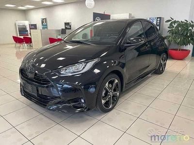 Nuova Toyota Yaris Hybrid Lounge 130 CV (95 kW) 2025 Nero Utilitaria