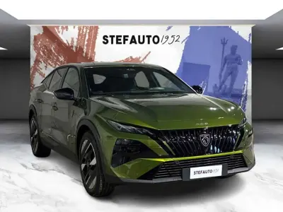 Neu Peugeot 408 GT 136 PS (100 kW) 2026 Grün SUV