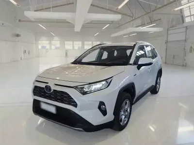 Usata Toyota RAV4 Hybrid Business Edition 178 CV (130 kW) 2021 Bianco SUV