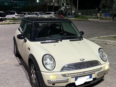 Usata Mini Cooper 116 CV (85 kW) 2003 Bianco Utilitaria