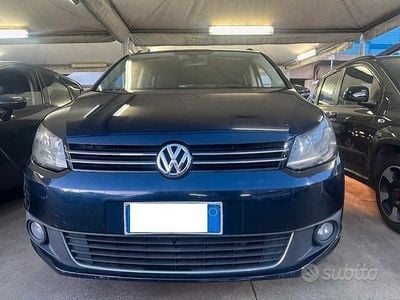 Begagnad VW Touran 150 HK (110 kW) 2012 Blå Minibuss