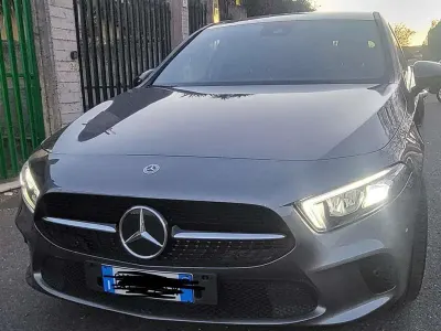 Usata Mercedes A180 Premium 116 CV (85 kW) 2023 Grigio Berlina