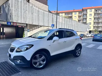 Usata Opel Mokka 140 CV (102 kW) 2015 Bianco SUV
