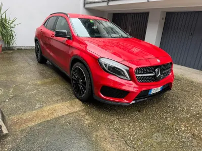 Usata Mercedes GLA220 170 CV (125 kW) 2015 Rosso SUV