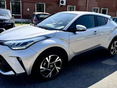 Usata Toyota C-HR Trend 98 CV (72 kW) 2022 Argento SUV