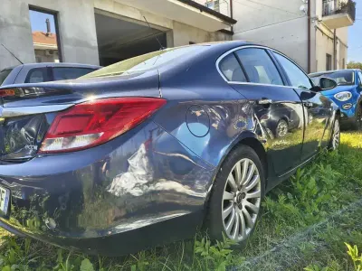 Usata Opel Insignia Cosmo 160 CV (117 kW) 2011 Blu/azzurro Berlina