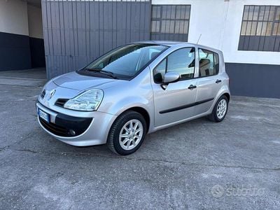 Usata Renault Modus 75 CV (55 kW) 2010 Grigio Monovolume