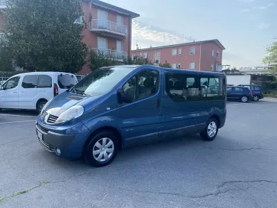 Usata Renault Trafic 114 CV (83 kW) 2013 Blu/azzurro Monovolume