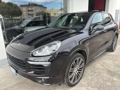 Usata Porsche Cayenne Platinum Edition 250 CV (183 kW) 2016 Nero SUV