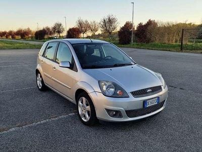 Usata Ford Fiesta Titanium 68 CV (50 kW) 2007 Utilitaria