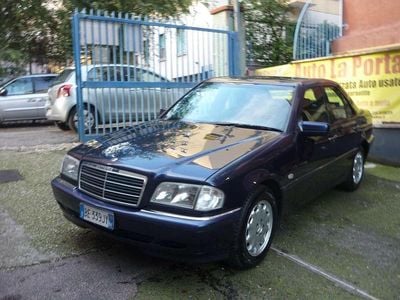 Usata Mercedes C220 Elegance 125 CV (91 kW) 1999 Blu/azzurro Berlina