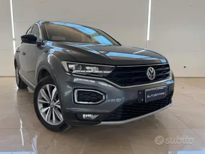 Usata VW T-Roc Style 116 CV (85 kW) 2018 Grigio SUV