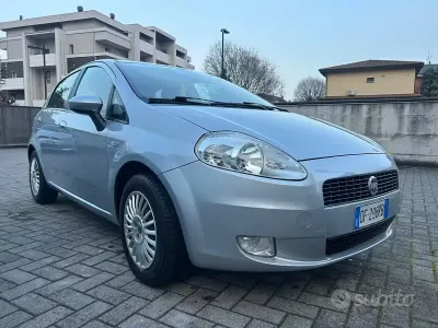 Usata Fiat Grande Punto Dynamic 65 CV (47 kW) 2007 Grigio Utilitaria