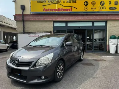 Usata Toyota Verso Sol 132 CV (97 kW) 2012 Grigio Monovolume