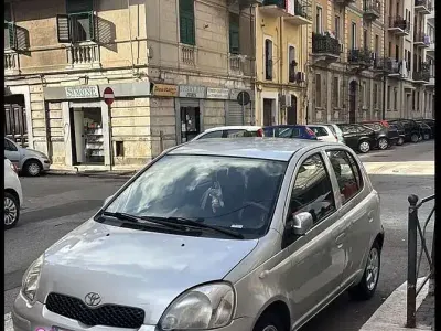 Usata Toyota Yaris Sol 65 CV (47 kW) 2005 Utilitaria