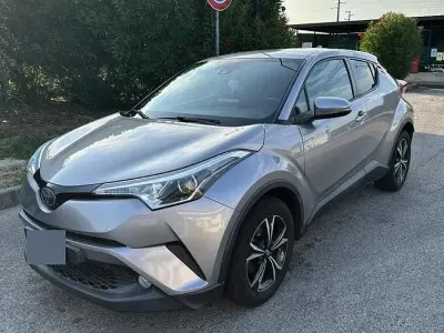 Usata Toyota C-HR Active 116 CV (85 kW) 2017 Grigio SUV